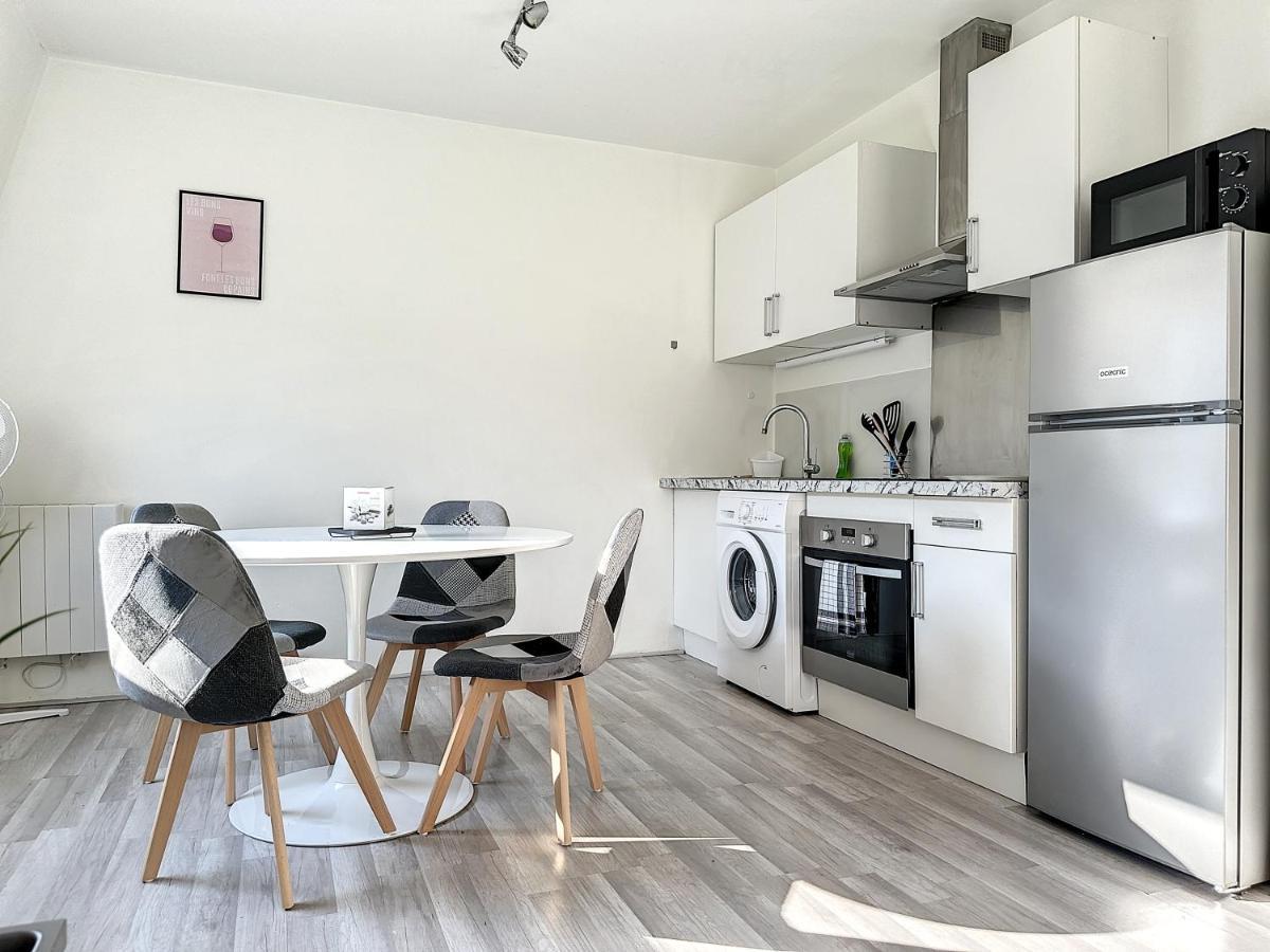 Charmant Appartement Avec Terrasse Parking Ispagnac Exterior photo