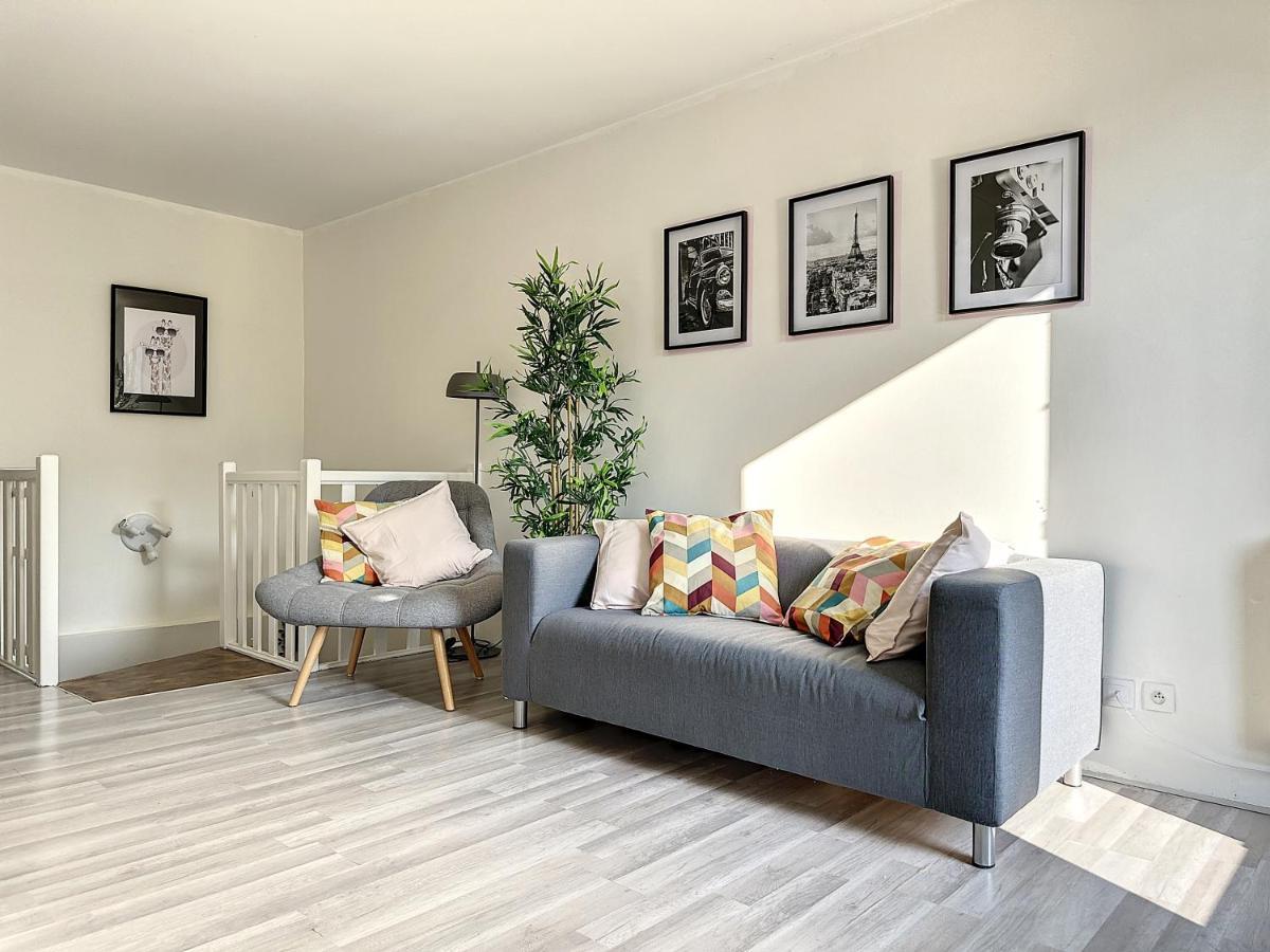 Charmant Appartement Avec Terrasse Parking Ispagnac Exterior photo