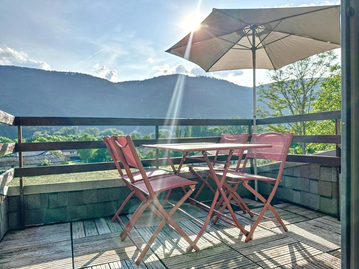 Charmant Appartement Avec Terrasse Parking Ispagnac Exterior photo